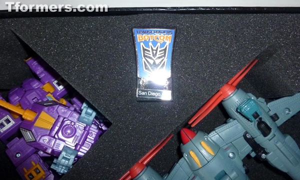 BotCon 2013   Convention Termination And Attendee Exclusives Figures Images Day 1 Gallery  (8 of 170)